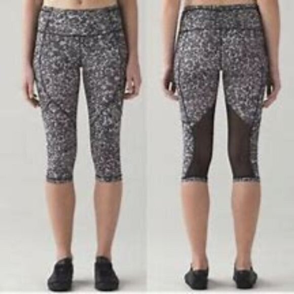 Lululemon Outrun Crops in  Mini Cinder Lace - Picture 1 of 10